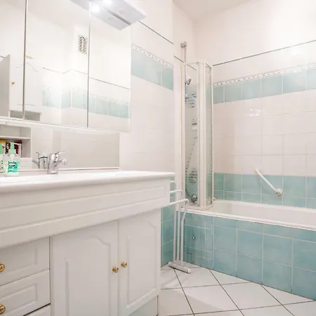 Large One Bdrm Flat A/c With Fabulous Terrace Roof By Weekome * Cannes