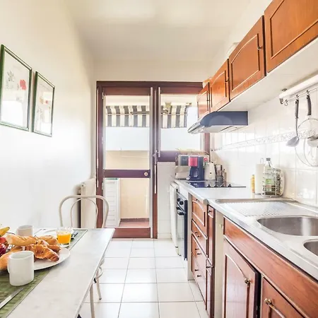 Apartment Large One Bdrm Flat A/c With Fabulous Terrace Roof By Weekome Cannes