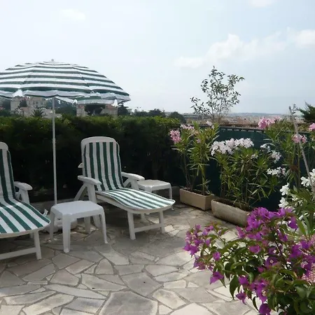 Large One Bdrm Flat A/c With Fabulous Terrace Roof By Weekome Apartment Cannes